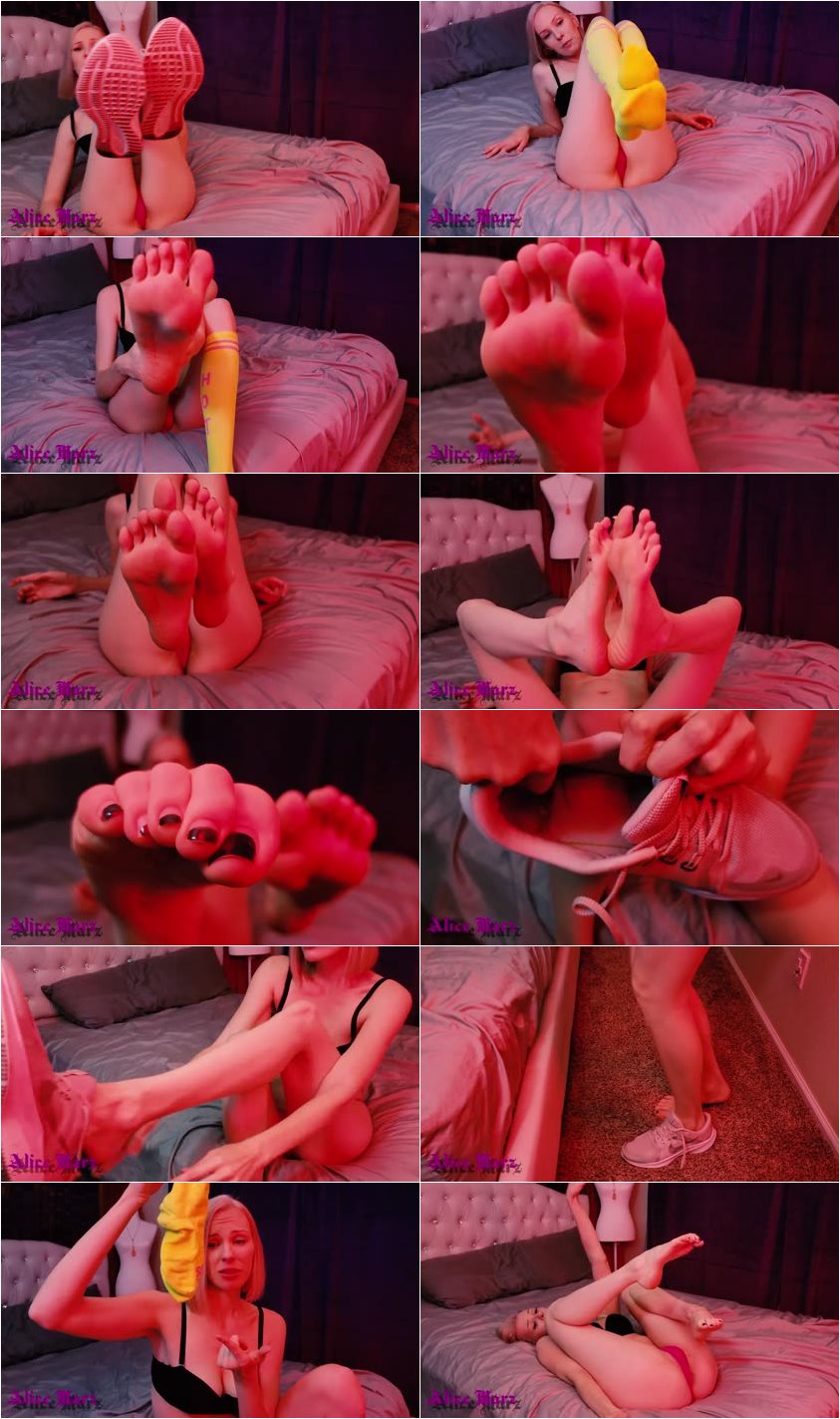 Screenlist AliceMarz - Giantess Finished Running Sweaty Feet - 4K Ultra HD/MP4