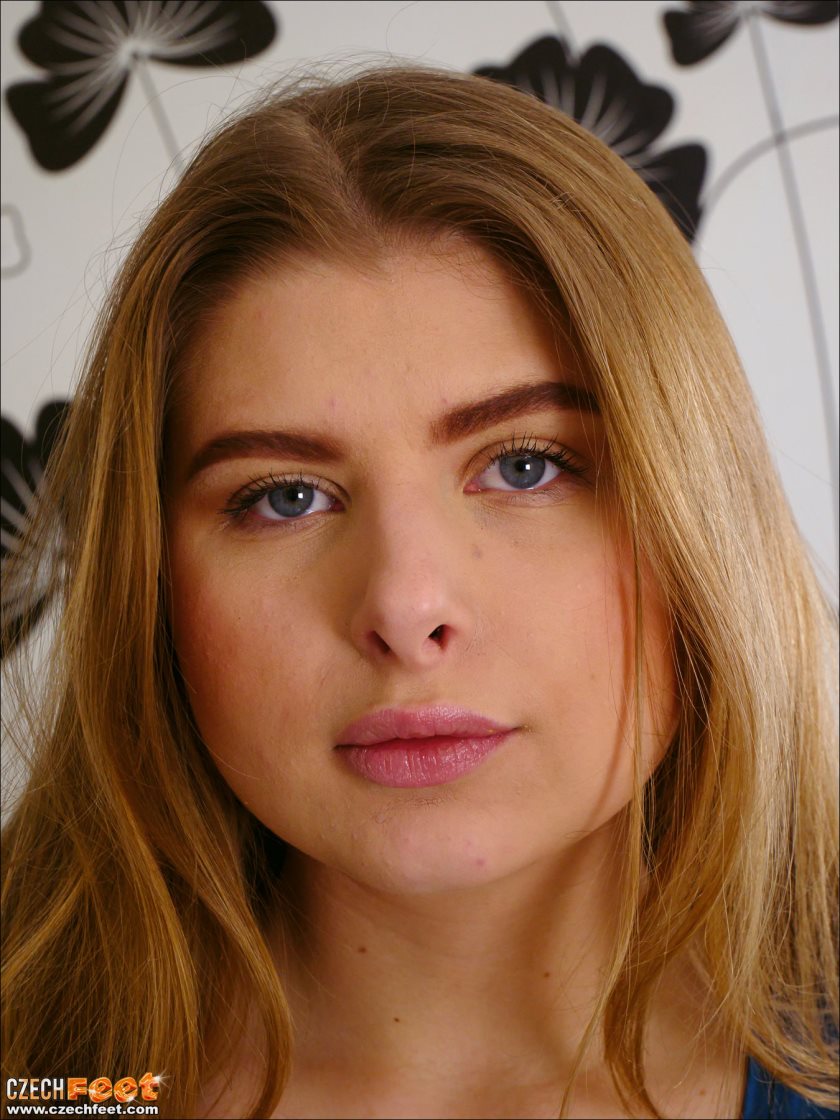 Cover 4 Czech Feet - 03-13-2022 Terezia - Bare feet & Shoes & Socks - Full HD/MP4