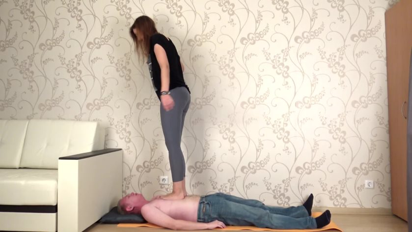 Cover Under Sweet Weight - Hazel - Full HD/MP4