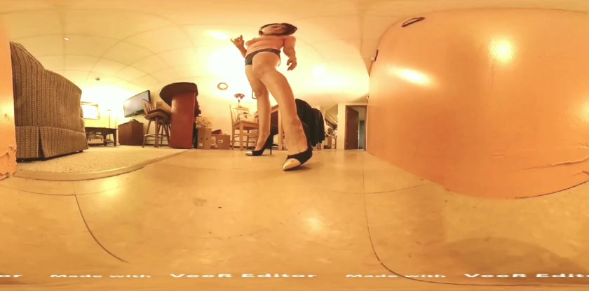 Cover 4 Shrink U Down - Stomped under Niki's sandals & heels VR - MP4