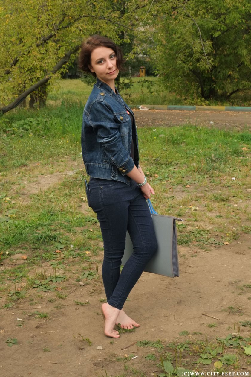 Cover 4 City Feet - A dull day. Part 2. - Full HD/MP4