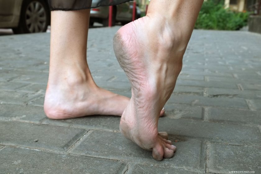 Cover 3 City Feet - Hot brunette in a black dress. Part 2. - Full HD/MP4