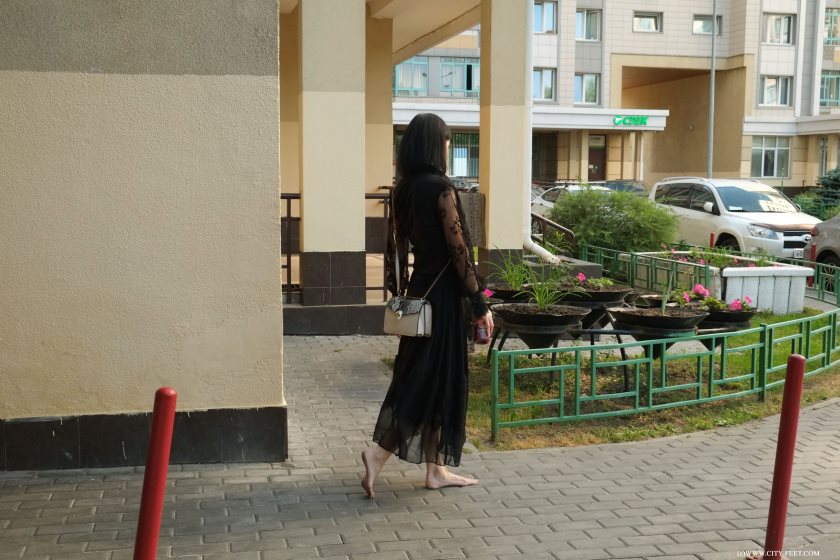 Cover 4 City Feet - Hot brunette in a black dress. Part 2. - Full HD/MP4