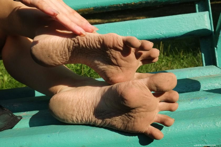 Cover 3 City Feet - Hot brunette in a black dress. Part 4. - Full HD/MP4