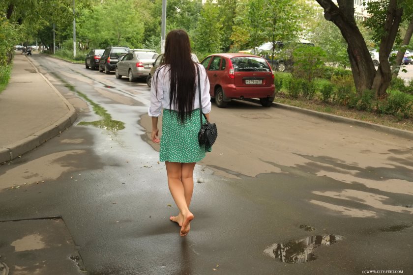 Cover 3 City Feet - Barefoot on a cloudy day. Part 1. - Full HD/MP4