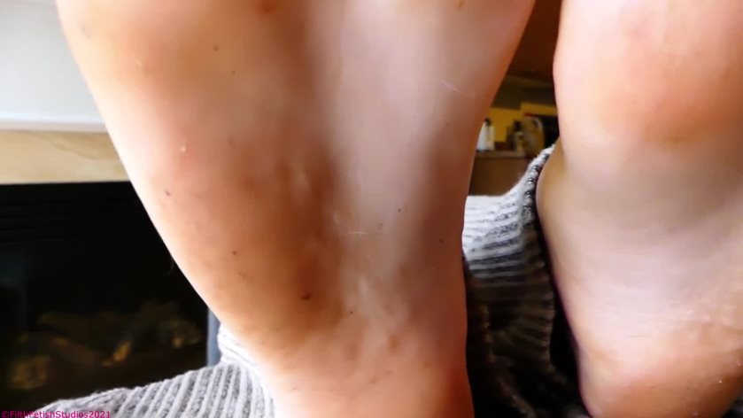 Cover 3 Filth Fetish Studios - Addicted To Dirty Teen Feet - Princess Scarlett Rhoads (HD1080p) - Full HD/MP4