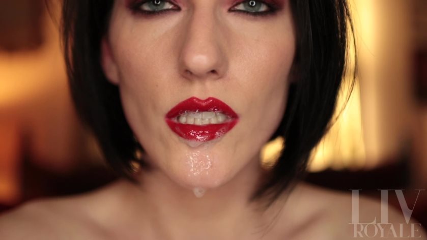 Cover 4 LivRoyale - Red Lipstick Spit Play - Full HD/MP4