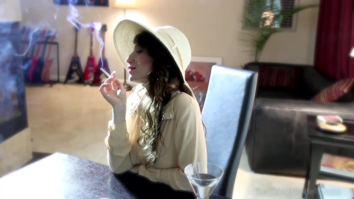 Cover 3 Cassandra - Cassandra 1 - Full HD/MP4