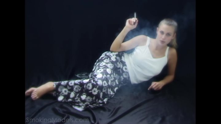 Cover 4 Dee - Dee 1 - Full HD/MP4