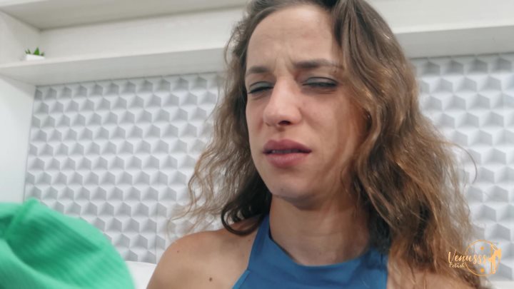 Cover 4 Venusss Fetish - An uncontrollable allergy destroys my nose - 4K Ultra HD/MP4
