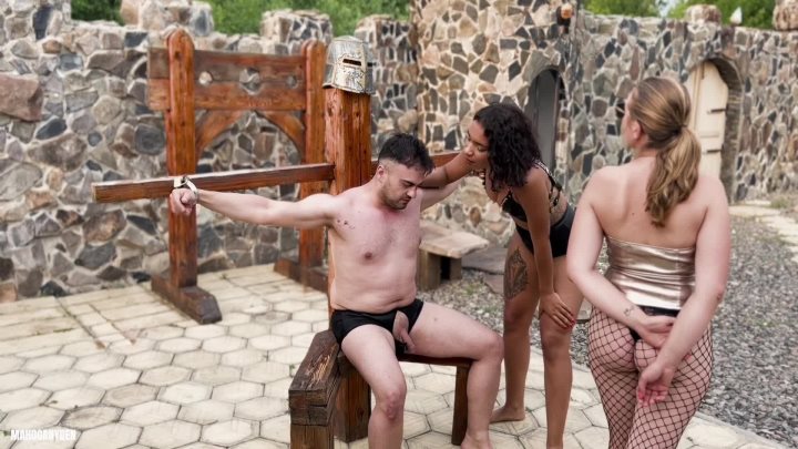 Cover 3 MahoganyQen - Ballbusting KnockOut | MahoganyQen - Full HD/MP4