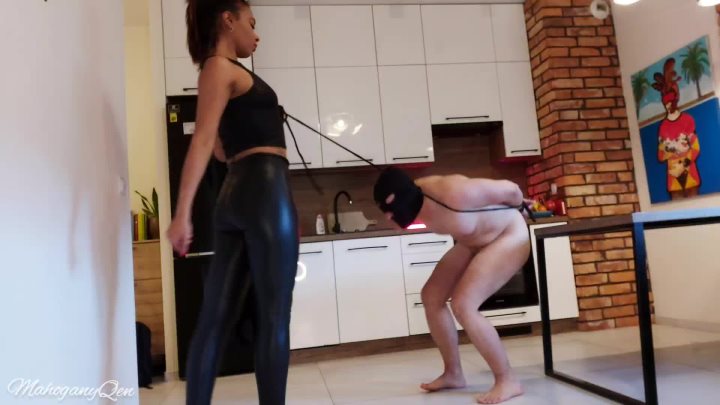 Cover 3 MahoganyQen - Barefoot Ballbusting And Cock Knee Kicks - Full HD/MP4