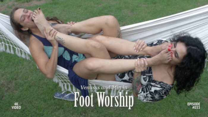 Cover 2 Venusss Fetish - Blonde and brunette in sexy foot worship - 4K Ultra HD/MP4
