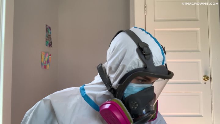 Cover 3 Nina Crowne - Cleaning in Protective Gear II - Full HD/MP4