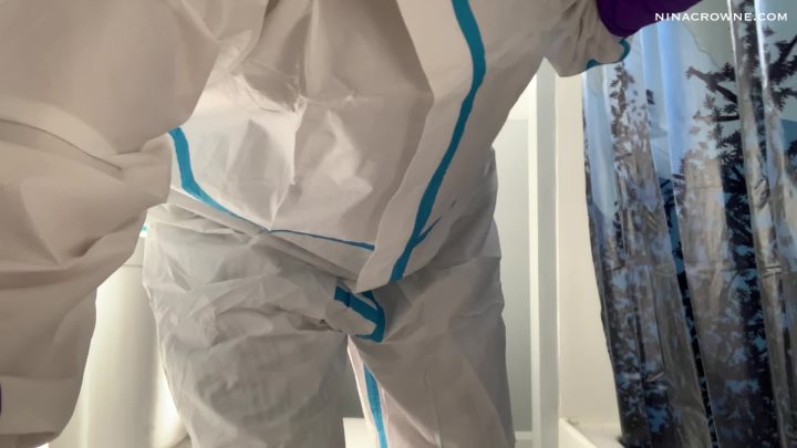 Cover 3 Nina Crowne - Cleaning in Protective Gear - Full HD/MP4