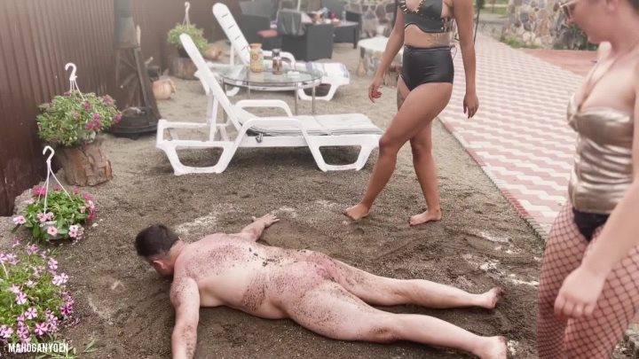 Cover 3 MahoganyQen - Dirty Piggy Comfort-Zone | MahoganyQen - Full HD/MP4