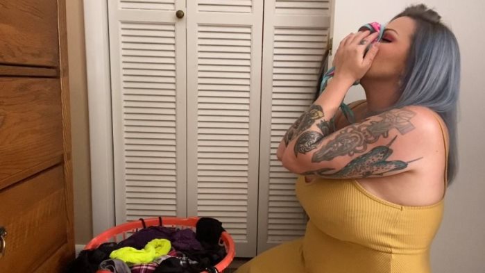 Cover 2 Scarlet Ellie - Futanari Fun with Moms Panties Custom HD - Full HD/MOV