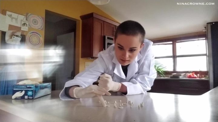 Cover 3 Nina Crowne - God is a Giant Scientist II - HD/MP4