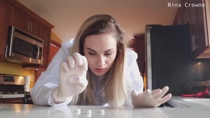 Cover 4 Nina Crowne - God is a Giant Scientist - Full HD/MP4
