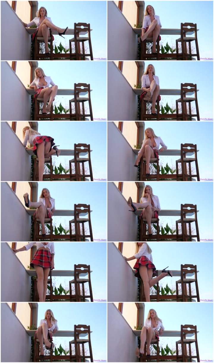 Screenlist Danielle Maye XXX - Legs And Heels Tease - 4K Ultra HD/MP4