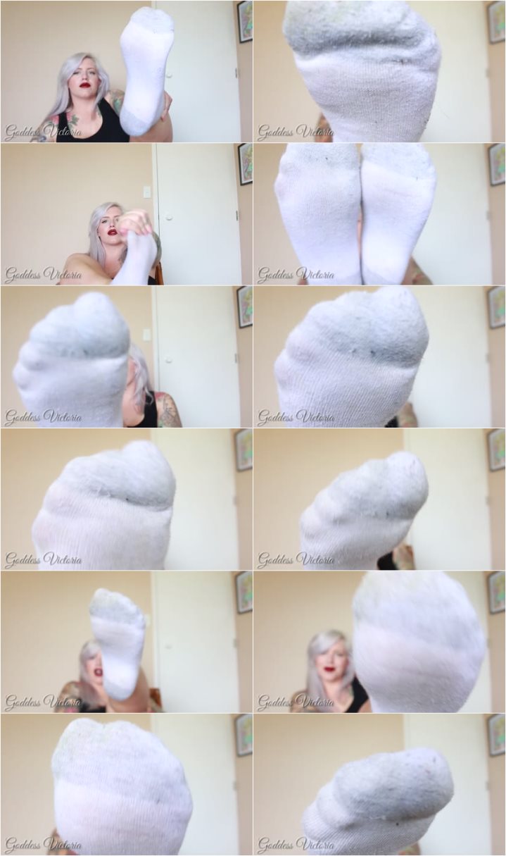 Screenlist Cruel Seductress Victoria - Suck My Stinky Socks - HD/MP4
