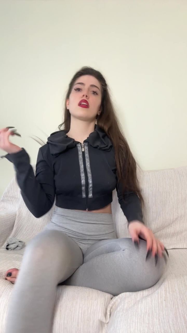 Cover 3 findomkaterina - Sniff my sweaty feet and ass after the gym - SD/MP4