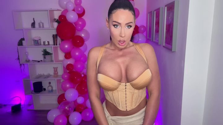 Cover 3 mila amora_x - Cuck husband picks valentines outfit - Full HD/MP4