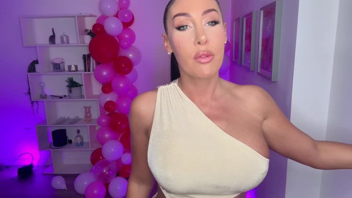Cover 4 mila amora_x - Cuck husband picks valentines outfit - Full HD/MP4