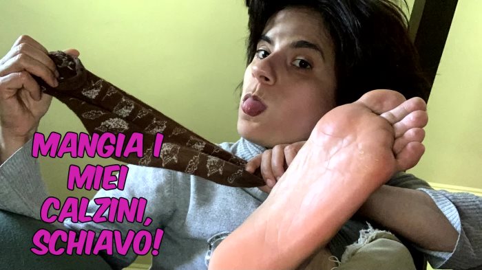 Cover 2 MissCuteFeet_italy - Mangia i Miei Calzini, Schiavo - Full HD/MP4