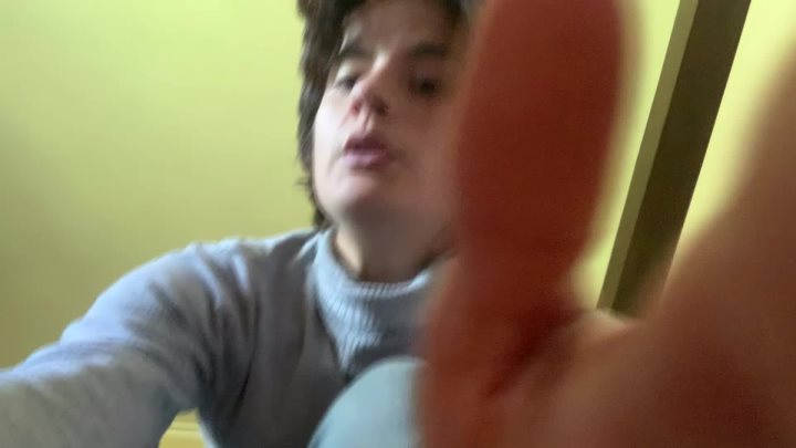Cover 3 MissCuteFeet_italy - Mangia i Miei Calzini, Schiavo - Full HD/MP4