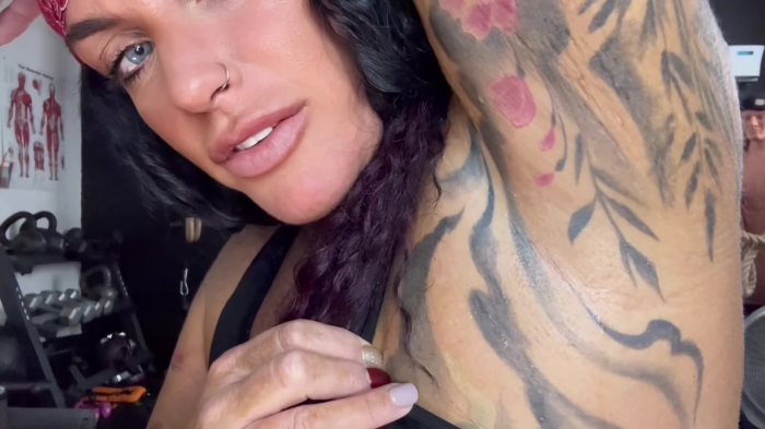 Cover 2 MistressRavenFD - WORSHIP AND LIFT - YOUR FIRST DAY TO GETTING UNFAT - Full HD/MP4