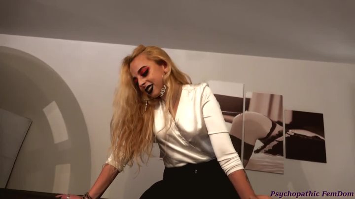 Cover 3 umiliazioniitaliane - The Mistress Of The Dungeon ( Foot Domination Scene ) - HD/MP4