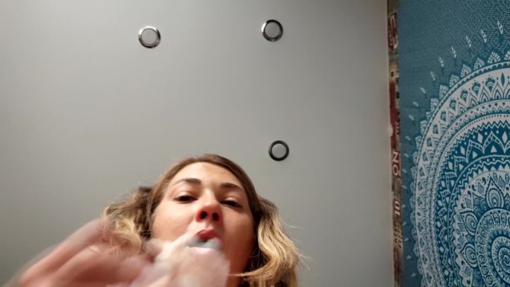 Cover 4 Villena - I sneeze in your face - HD/MP4