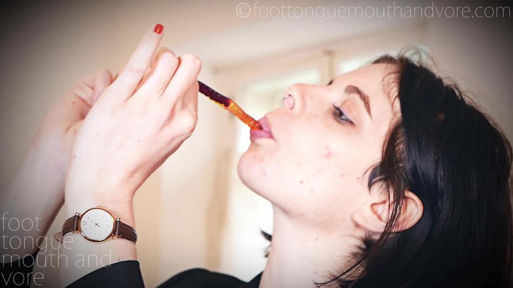 The Elementary German Teacher (Pov Transformation Vore Auf Deutsch) - Foot Tongue Mouth and Vore - FullHD/MP4