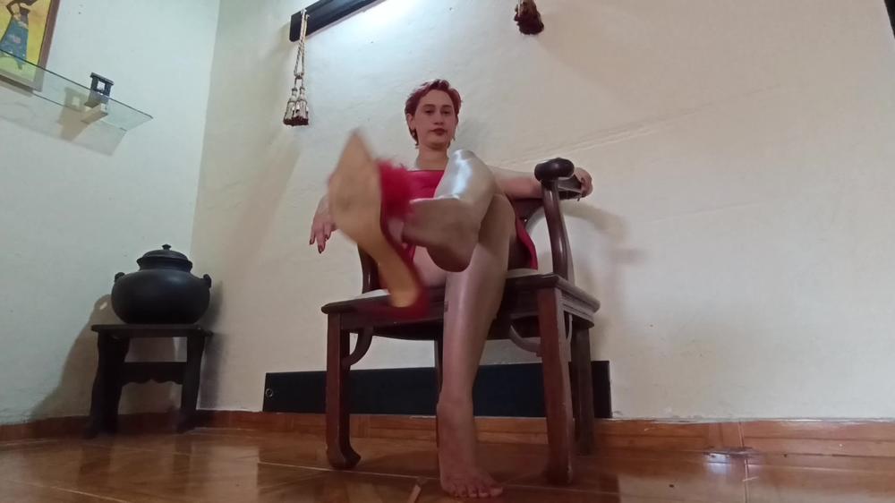 Tami Is Wearing A Pair Of Cute High Heels And Sitting With Her Legs Crossed (4) - Goddess Foot Fetish - 4K/MP4
